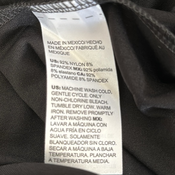 Chicos with tags black top - Picture 5 of 5